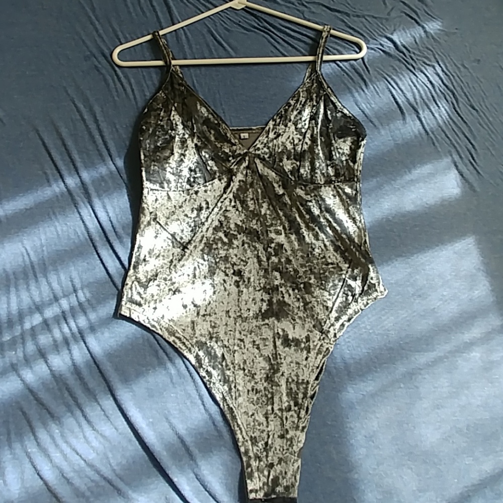 🌟Velour body suit